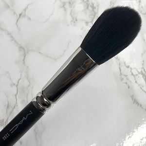 ๐ MAC Cosmetics 129S Powder Blush Brush